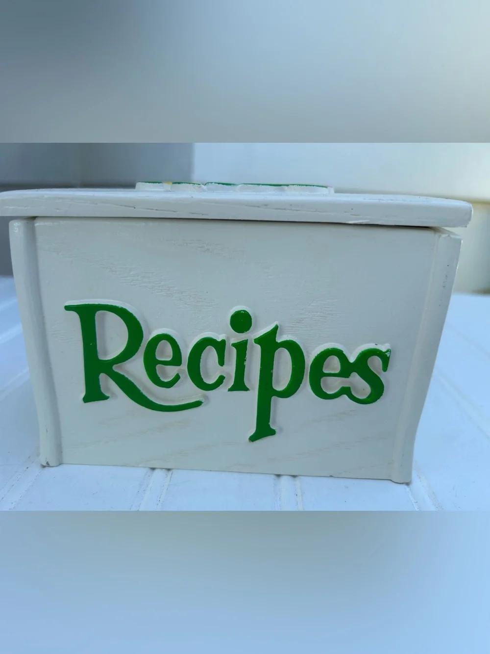 Vintage Recipe Box White Green Lettering Floral Cards 80’s Cottagecore Grandma